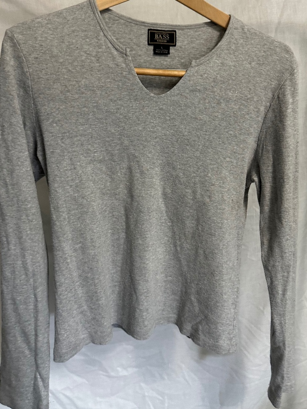 G.H. Bass & Co. Gray Long Sleeve V-Neck Top Women’s Size Large 100% Cotton